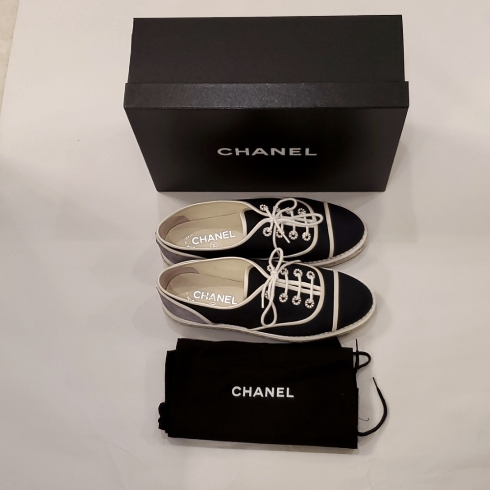 Chanel Interlocking CC Espadrille Lace Up Sneakers, size 39 - Picture 9 of 12